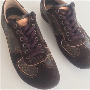 Louis Vuitton sneakers size 7